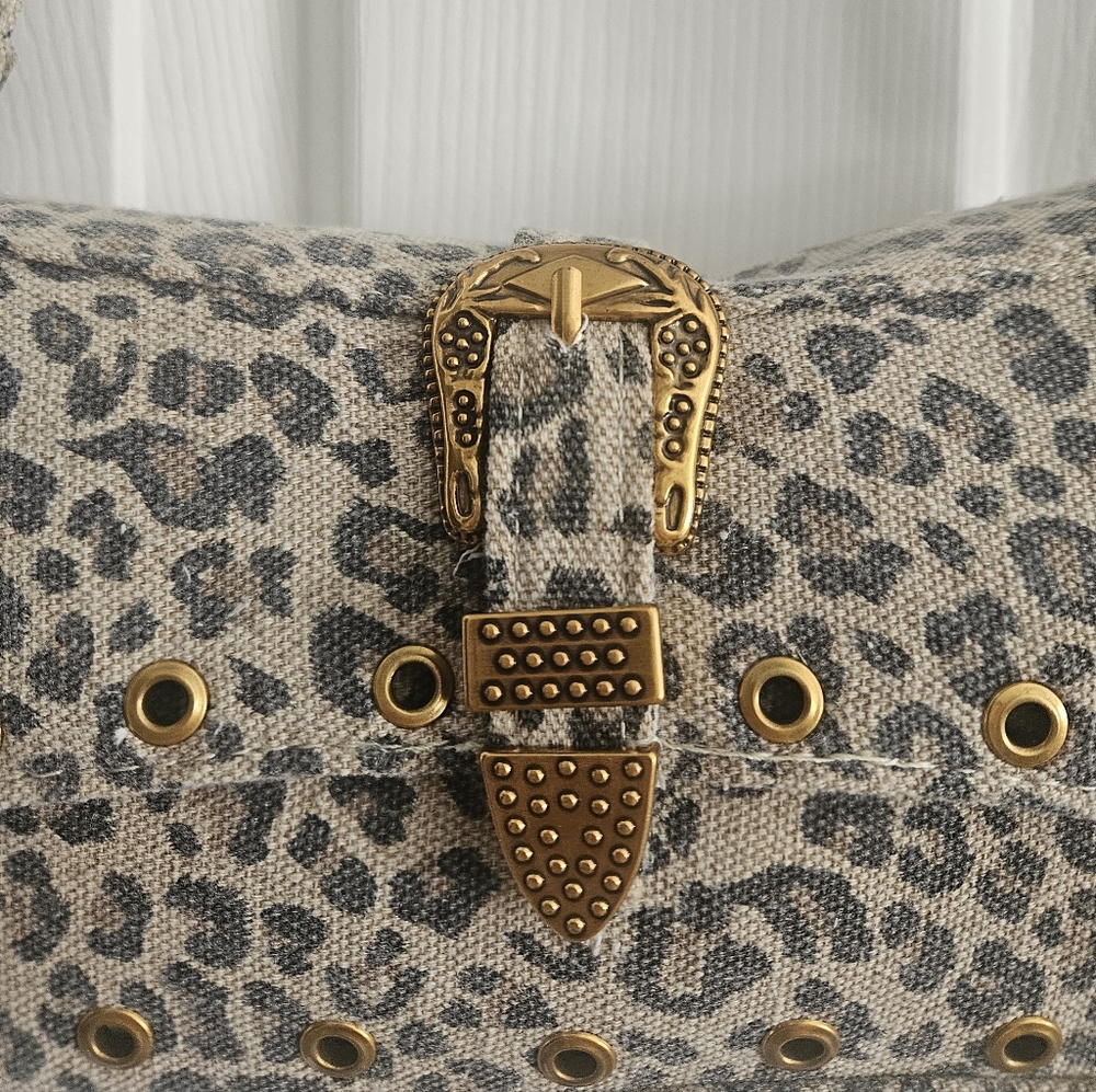 NWT Betsey Johnson XO- Isla Leopard Print Shoulder Bag - Picture 3 of 9